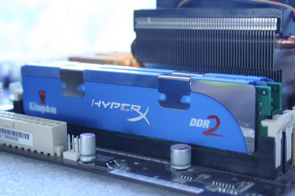 Kingston HyperX DDR2-800 - дважды два четыре