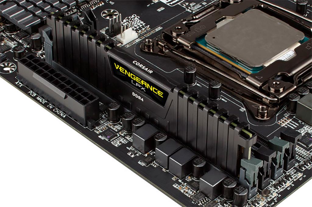 Corsair показала модули памяти Vengeance LPX DDR4-3000 ёмкостью 32 ГБ