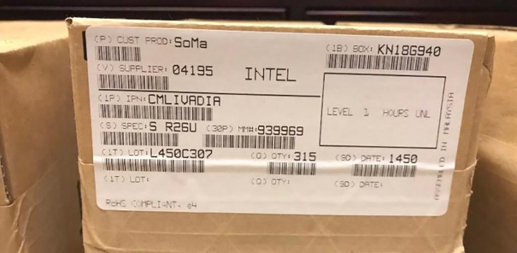 На eBay замечен очень странный процессор Intel Xeon SoMa-B3 с мультичиповой компоновкой