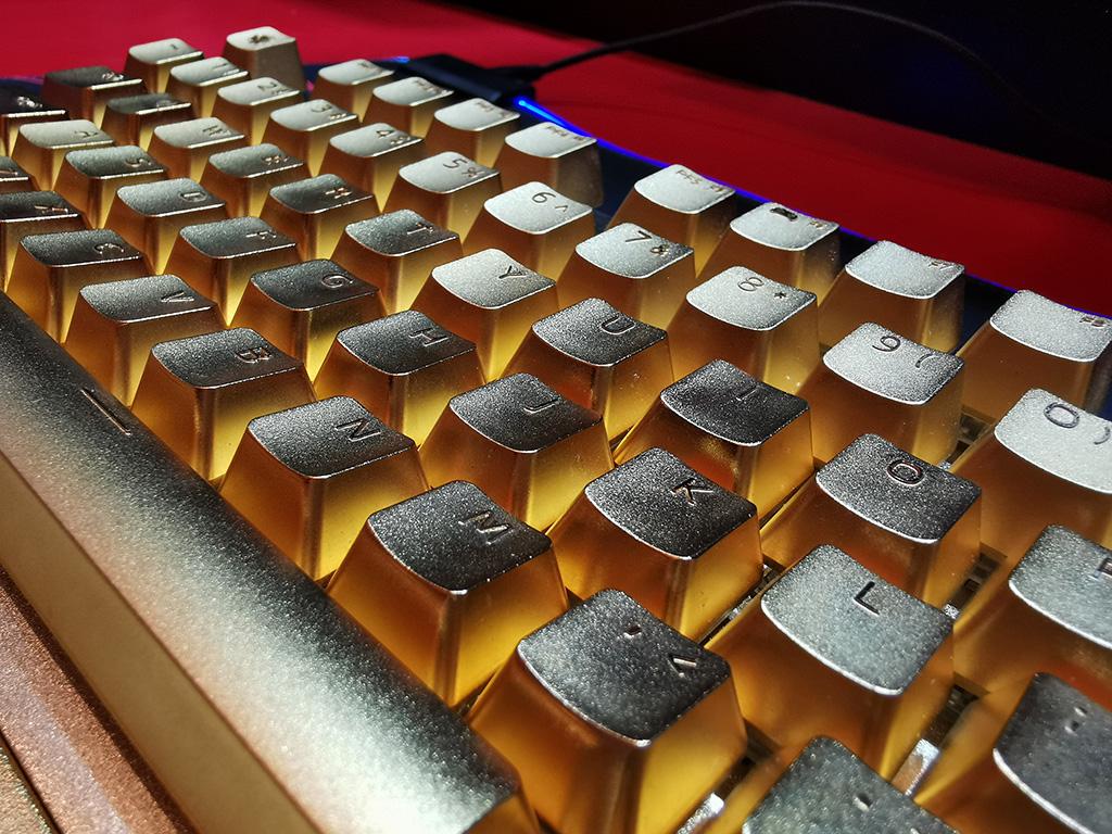 Самая дорогая в мире клавиатура – ADATA XPG Golden Summoner