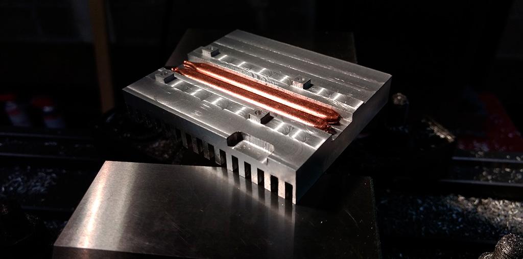 Энтузиаст угомонил горячий нрав AMD X570 пассивным радиатором