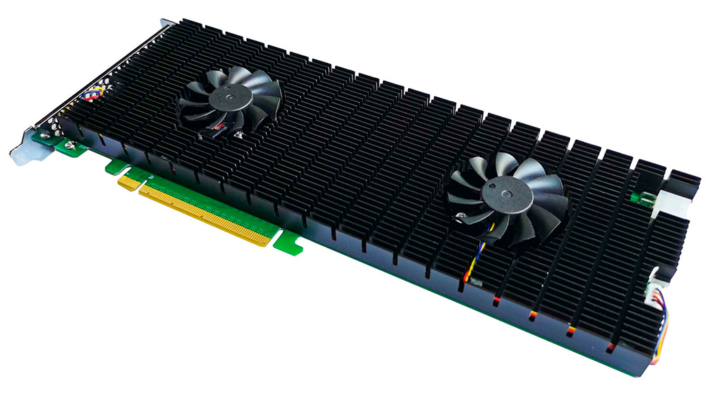 Highpoint SSD7540 стоит дорого, но поддерживает до восьми NVMe PCI-E 4.0 накопителей