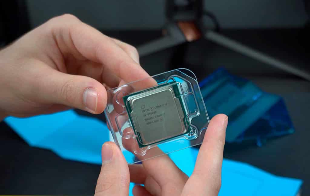 Intel Core i9-11900K уже поступает к первым клиентам