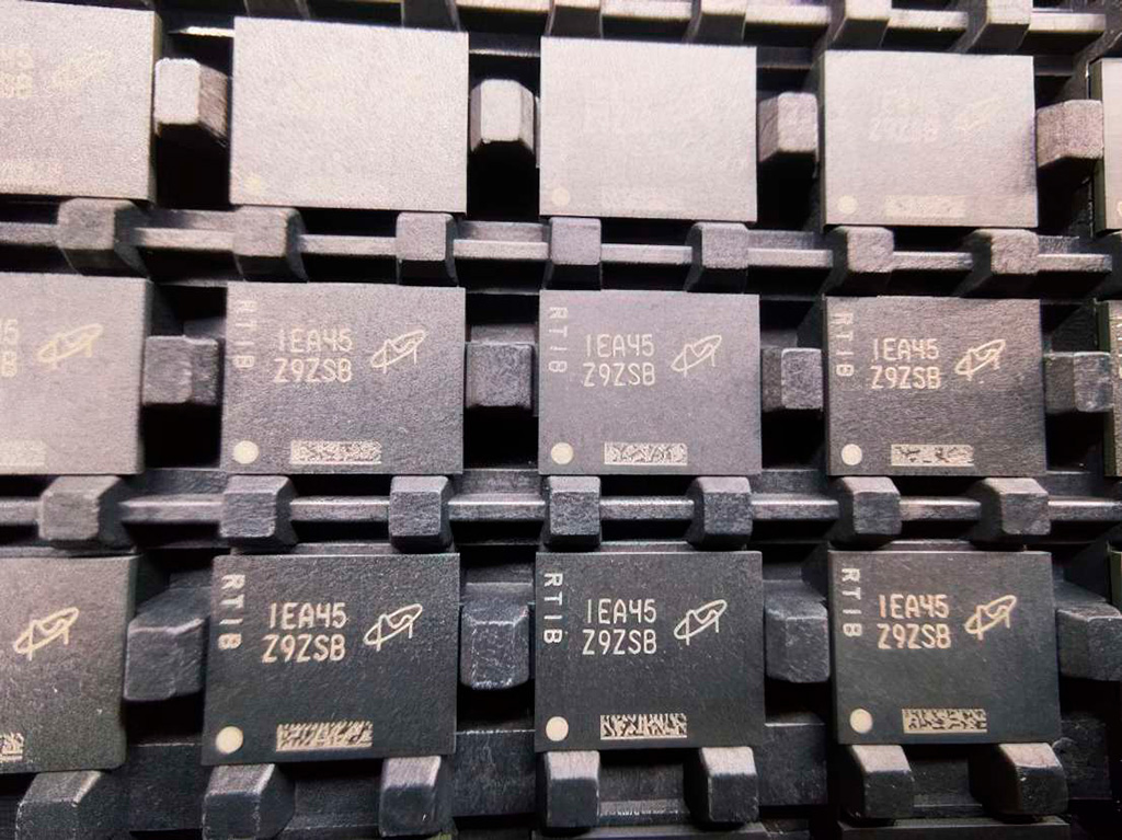 Китайские производители приступили к массовому выпуску плашек памяти DDR5
