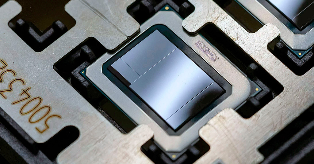Рассматриваем «живые» фото многочиповых процессоров Intel Core 14-го поколения, HEDT-чипов Sapphire Rapids и GPU ускорителей Ponte Vecchio