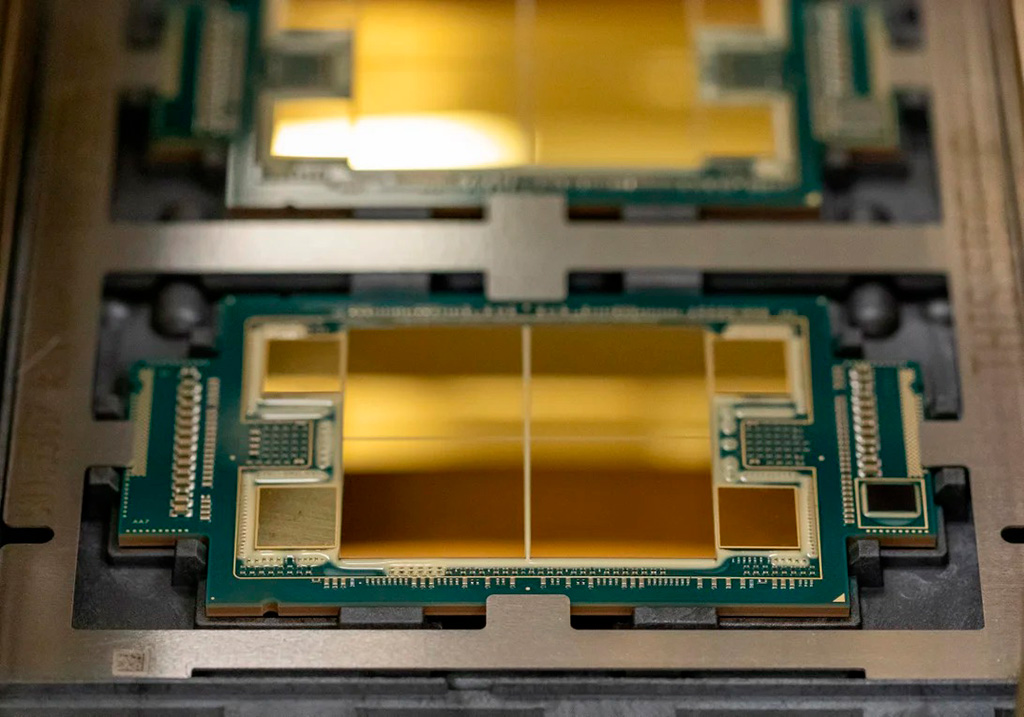 Рассматриваем «живые» фото многочиповых процессоров Intel Core 14-го поколения, HEDT-чипов Sapphire Rapids и GPU ускорителей Ponte Vecchio