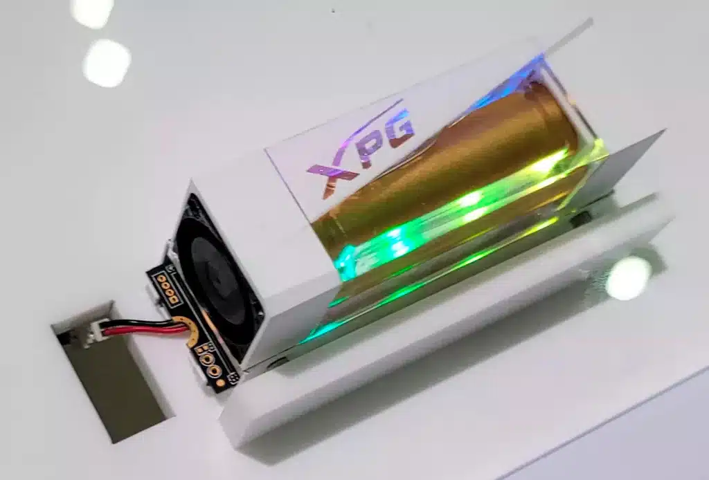 Детальнее про SSD ADATA NeonStorm с необычным охлаждением