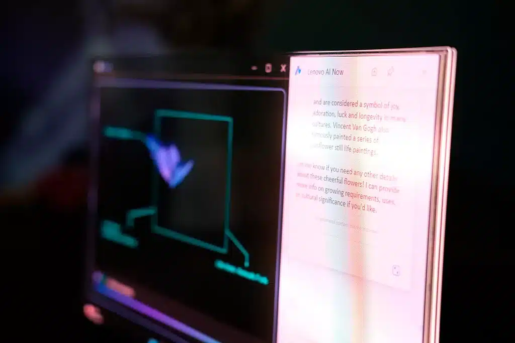 Lenovo показала «живой» ноутбук с прозрачным экраном