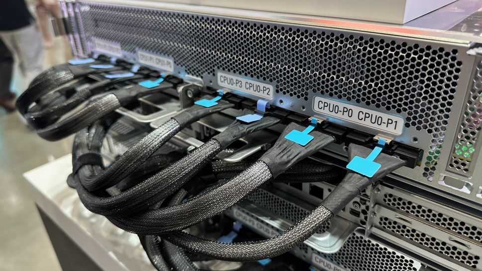 Pegatron готовит ИИ-сервер на 128 GPU AMD MI350X с пиковыми 1177 Петафлопс