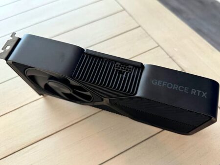 NVIDIA может отменить выпуск игровых видеокарт GeForce RTX 5000 SUPER из-за дефицита памяти GDDR7