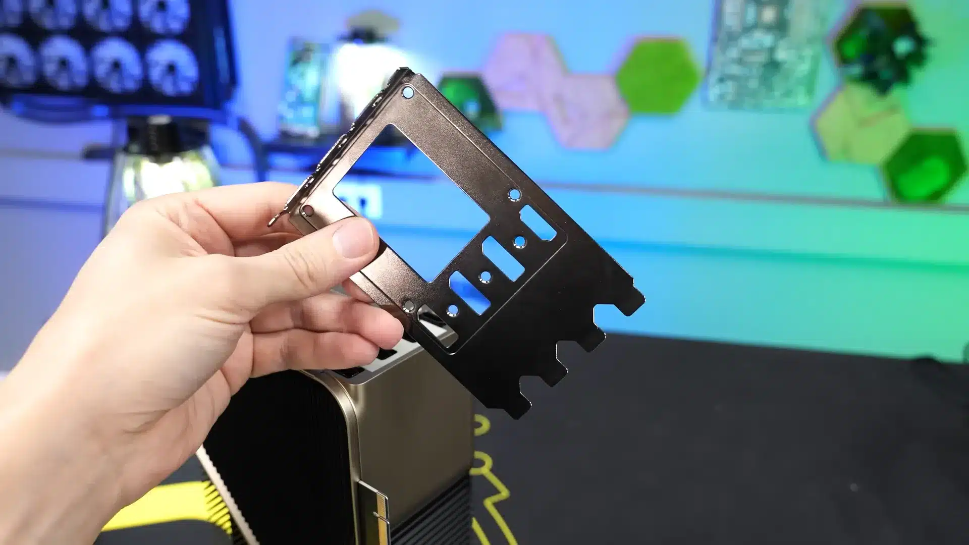 Прототип RTX Titan Ada наконец разобрали