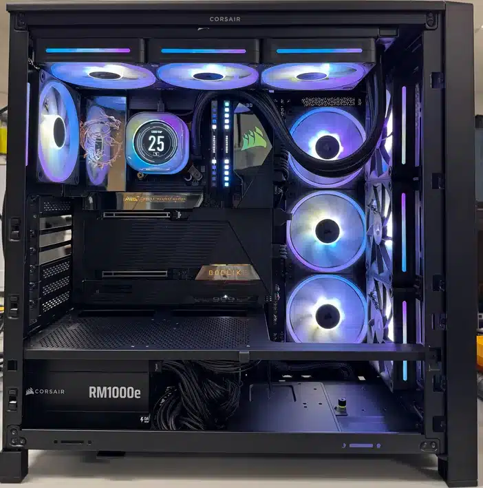 Corsair встроила многофункциональный сенсорный дисплей в корпус Frame 4000D