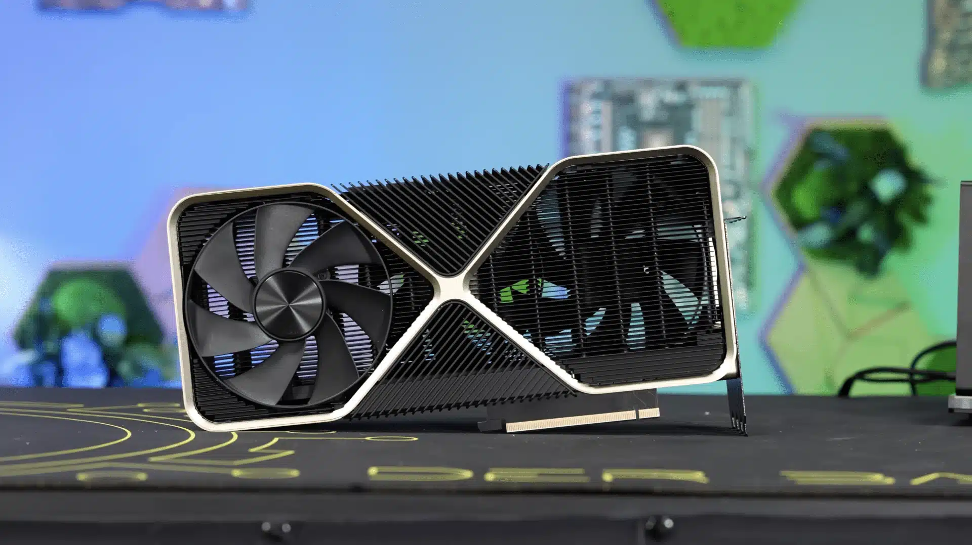 Прототип RTX Titan Ada наконец разобрали