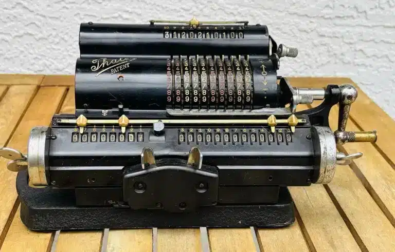 Калькулятор из 50-ых не выдержал деления на ноль