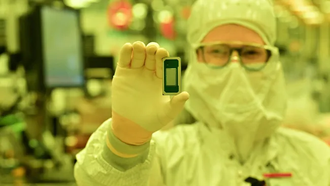 Трамп и министр торговли США похвалили Intel после запуска Panther Lake — инвестиции уже приносят «десятки миллиардов долларов»