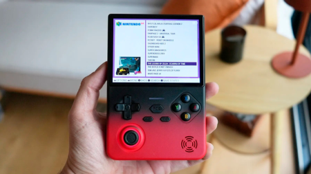 Lenovo готовит ретро-консоль в стиле Game Boy